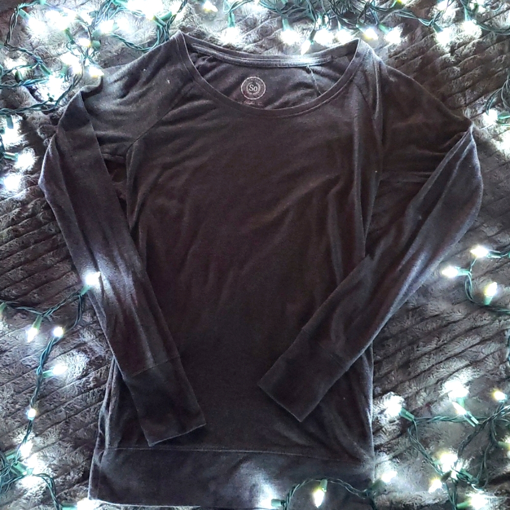 Gray long sleeve tee